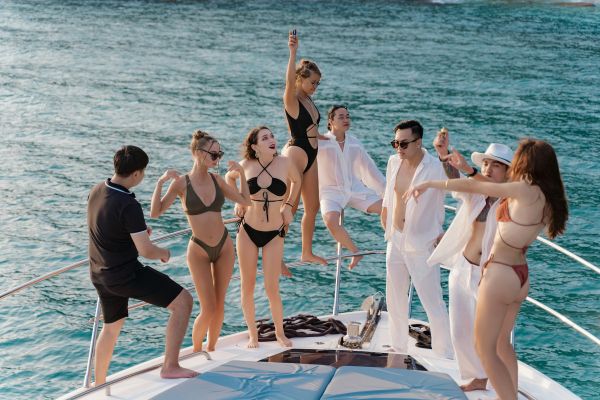 Top London Boat Party Experiences You Can't Miss